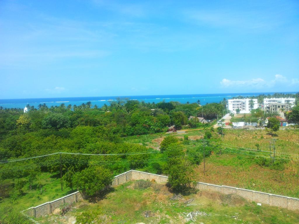 Shanzu Beach Apartment With Stunning Ocean View Mwakirunge Экстерьер фото